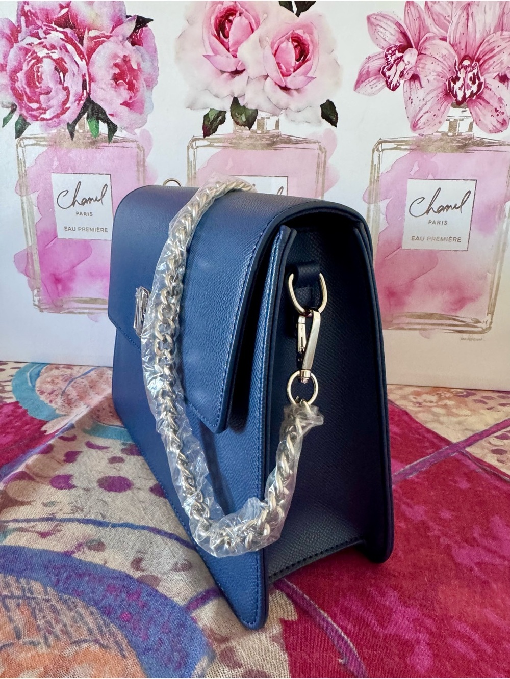 Badgley Mischka Navy Vegan Leather Shoulder Bag with Silver Chain & Strap NWT - Picture 4 of 6